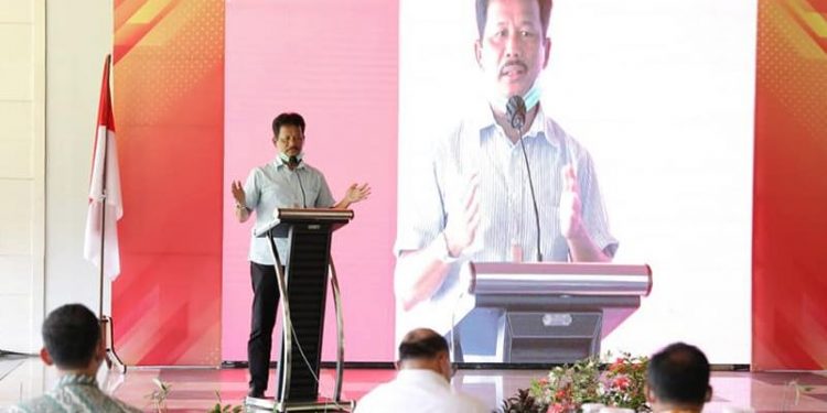 Wali Kota Batam Muhammad Rudi menghadiri Diskusi Ekonomi Outlook 2021 yang ditaja Kamar Dagang dan Industri Indonesia (KADIN) Kota Batam di Club House Golf Sukajadi Batam, Selasa (22/12/2020). (foto: MCBatam)