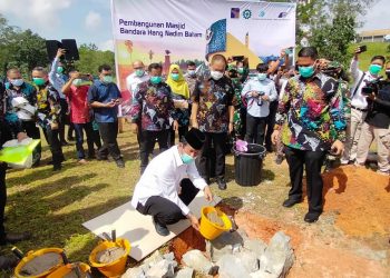 peletakan batu pertama pembangunan Masjid Bandara Hang Nadim Batam  oleh Wali Kota Batam, Muhammad Rudi yang saat ini juga menjabat sebagai Kepala BP Batam. Rabu, 23 Desember 2020.