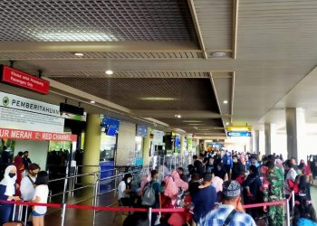 Suasana keberangkatan penumapang di bandara Hang Nadim Batam (15/12/2020).  (Foto: Metrobatam)