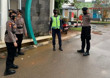 Sejumlah personil Polda Kepri yang melakukan Operasi Aman Nusa II penanggulangan covid-19 Seligi 2020.