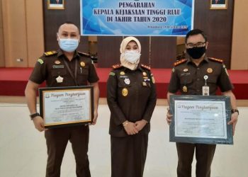 Kepala Kejaksaan Negeri Pelalawan  Nophy T Suoth Negeri.