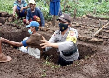 Anggota Bhabinkamtibmas Bripka Ujang Ahmad Muzani.