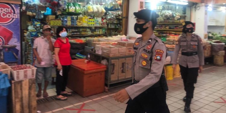 Sejumlah personil Polda Kepri yang melakukan Operasi Aman Nusa II penanggulangan covid-19 Seligi 2020.