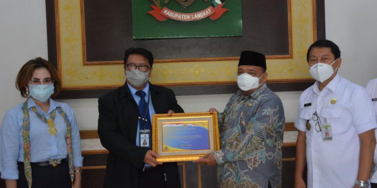 Bupati Langkat Terbit Rencana PA, satu hari sebelum memasuki tahun baru 2021.
