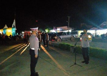 Kapolres Tulang Bawang Barat AKBP Hadi Saepul Rahman S.IK pimpin apel pelaksanaan Patroli malam Tahun Baru.