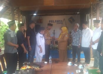 Camat Vll Koto,Kabupaten Padang Pariaman,Nini Arlin,S,Sos,M,M. (Foto : Agustin).