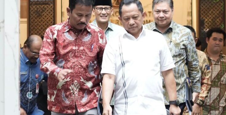 Kepala BP Batam Muhammad Rudi bersama Mendagri usai rapat terbtas di Jakarta. (Foto : Humas BP).