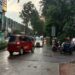 Suasana jalan Simpang Cikitsu Batam Macet