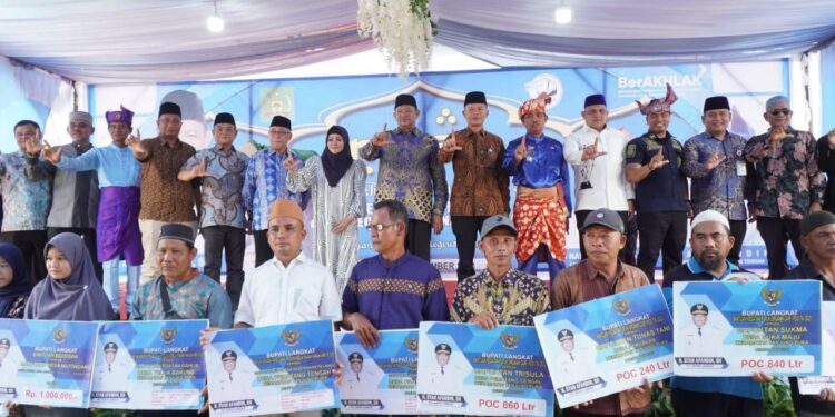 Plt Bupati Langkat H.Syah Afandin, SH membuka MTQ Ke 56 Kecamatan Tanjung Pura. (Foto : Diskominfo).