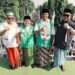 Anies Baswedan dan Muhaimin Iskandar mengikuti jalan sehat sarungan di Jalan Nusantara, Kaliwates, Jember, Jawa Timur. (Foto/Net).