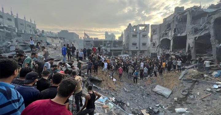 Serangan Udara Israel Menghancurkan Blok-blok Kamp Pengungsi Gaza. (Foto/Net).