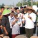 Anies Baswedan Kampanye di Brebes Temui Petani Bawang. (Foto/Net).
