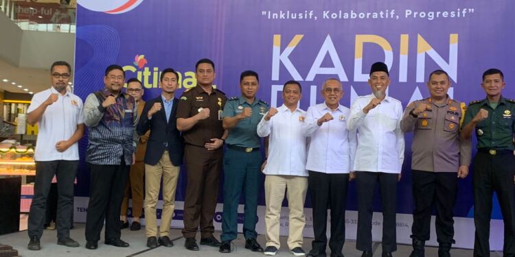 Wali Kota Dumai, H. Paisal, SKM MARS dan Konjen RI Sigit Suryantoro Widiyanto. (Foto/Pensosobud).