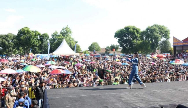 Kangen band yang terdiri dari Andika Mahesa sebagai vokalis. (Poto/Dokumentasi).