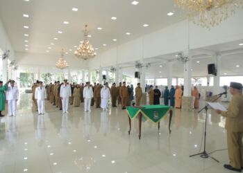 Bupati Asahan H. Surya, BSc didampingi Wakil Bupati Asahan. (Poto/Sabungan).