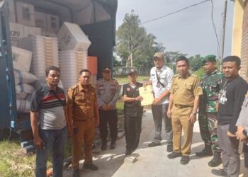 Polisi Kawal Ketat Distribusi Logistik Pemilu Di Lampung Timur. (Foto/Nova).