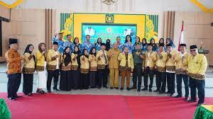 Plt Bupati Langkat H. Syah Afandin, SH menghadiri pelantikan. (Foto/Diskominfo).