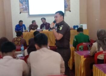 Kasubsi Intel Kejari Sukadana Rizky Ramadhan. (Foto/Nova).