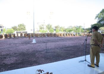 Sekretaris Kominfo Kabupaten Asahan resmi menutup. (Foto/Manurung).