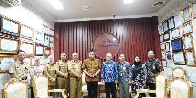 Bupati OKU Timur Ir. H. Lanosin, MT. (Foto/Yesianti).