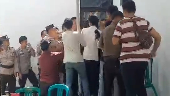 Rapat Pleno Rekapitulasi Dilampung Timur Nyaris Ricuh. (Foto/Nova).