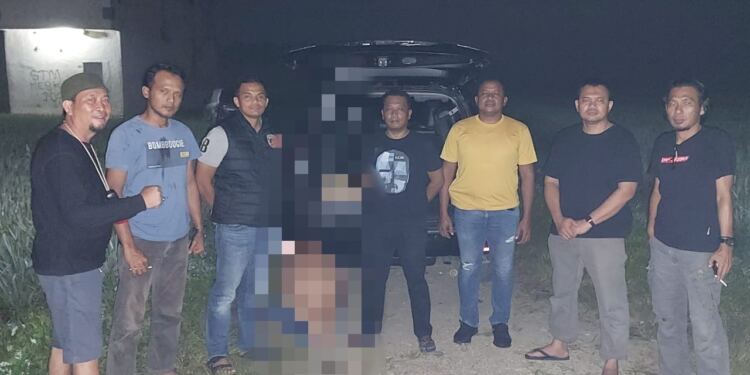 Team Tekab 308 Presisi Polres Lamtim Saat Mengamankan Tersangka. (Foto/Nova).