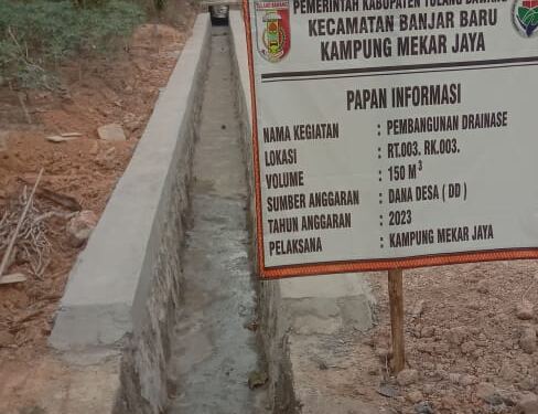 Pembangunan Drainase Di Kampung Mekar Jaya. (Foto/Istimewa).