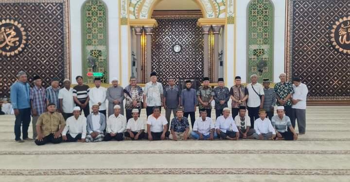 Pengurus BKM Agung H. Achmad Bakrie Kisaran. (Foto/Sabungan).