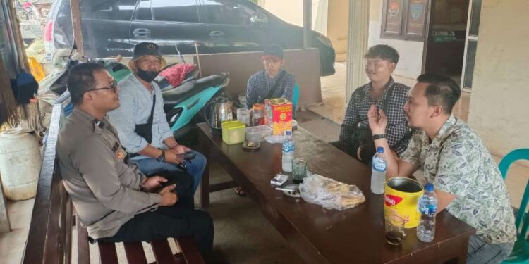 Seorang Remaja Ditinggal Ayah Puluhan Tahun Kini Bertemu Kembali. (Foto/Nova).