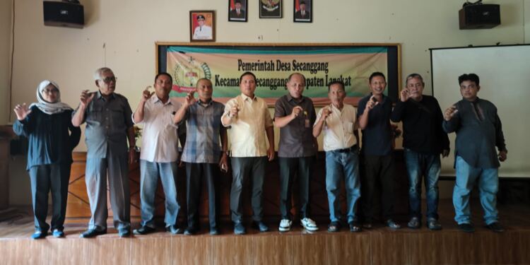 Komisi Informasi Sumut Minta Kades Secanggangg Bentuk PPID. (Foto/Sofyan).