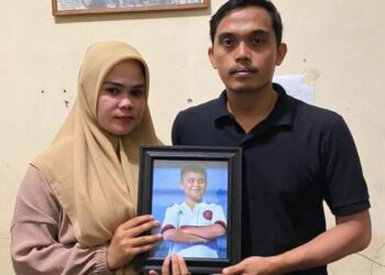 Orang tua korban Afif Maulana. (foto/net)