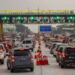 Ratusan kendaraan padati ruas Tol Jakarta-Cikampek (foto/net)