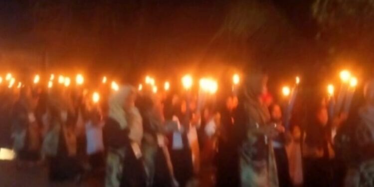 BKM dan PEMDES) Secanggang Gelar Pawai Obor Untuk Meriahkan Malam takbiran Idul Adha 1445 H. (Foto/Sofyan).