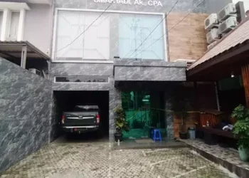 Kantor akuntan di Srengseng, Kembangan, Jakarta Barat, yang dijadikan tempat pembuatan uang palsu. (foto/beritasatu)