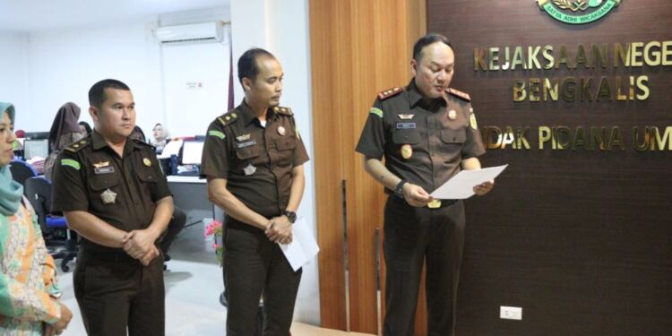 Pejabat Kejaksaaan Negeri Bengkalis. (foto/net)