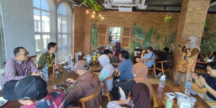 Sinar Dananjaya saat cooffe morning bersama sejumlah awak media di Kota Batam (Foto/Net)
