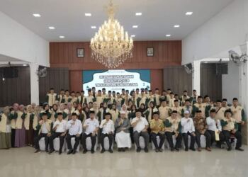 Bupati Asahan H. Surya, BSc melepas Kafilah Asahan untuk mengikuti MTQ ke-39 Tingkat Provinsi Sumatera Utara (Provsu) di Sipirok Kabupaten Tapanuli Selatan, Rabu (19/06/2024). (foto/sabungan)