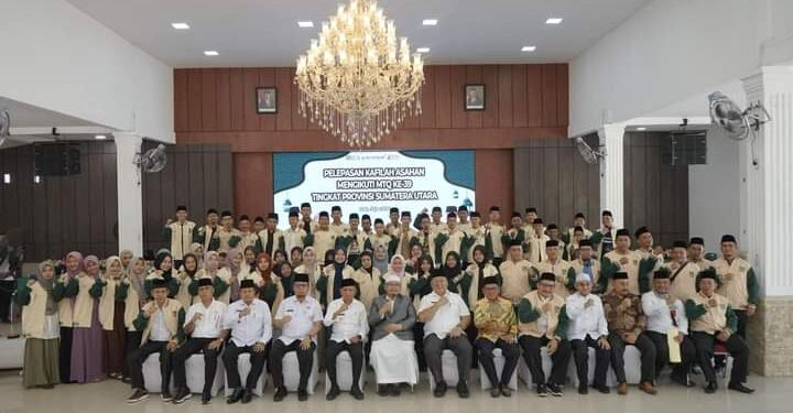 Bupati Asahan H. Surya, BSc melepas Kafilah Asahan untuk mengikuti MTQ ke-39 Tingkat Provinsi Sumatera Utara (Provsu) di Sipirok Kabupaten Tapanuli Selatan, Rabu (19/06/2024). (foto/sabungan)