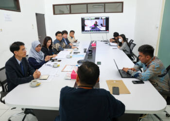 Sekretaris Otorita Ibu Kota Nusantara (IKN), Achmad Jaka Santos Adiwijaya, mengadakan pertemuan audiensi dengan perwakilan dari National Agency for Administrative City Construction (NAACC) di Kantor Otorita IKN, Balikpapan. (foto/net)