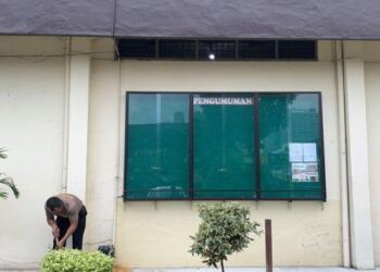 Papan pengumuman yang berada di dinding ruangan Tahti Polrestabes Medan, dimana sebelumnya poster DPO 15 Personel Polrestabes Medan ditempel dan kini sudah dicopot, Kamis (20/6/2024). (foto/net)