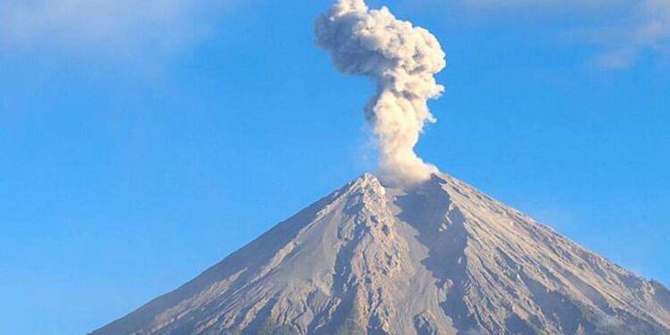 Semeru Gunung Tertinggi di Pulau Jawa (foto/net)