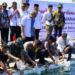 Pj Bupati Langkat, H.M. Faisal Hasrimy, AP., M.AP, meresmikan Klaster Budidaya Udang Vaname Intensif di Dusun Pasar Rawa, Kecamatan Gebang, Kabupaten Langkat, pada Kamis (18/7/24). (Foto/Kominfo Kab. Langkat)