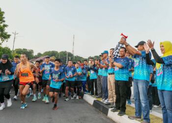 5K PLN Mobile Fun Run 2024 di pelataran Taman Tugu Sirih, Tanjungpinang. (foto/net)