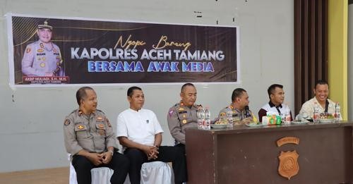 Kapolres Aceh Tamiang Gelar Acara Ngope Bareng Dengan Wartawan. (Foto/Iskandar).