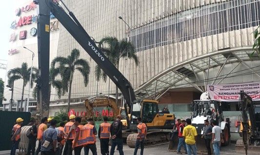 Pembongkaran gedung Centre Point siap dilakukan. (Foto/Doc)