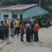 Warga sekitar memadati lokasi tempat kejadian perkara. (Foto/Doc)