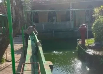 Lokasi kolam tempat dimana Fajar diceburkan. (foto/net)