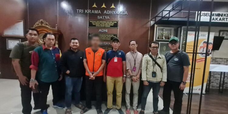 Tim Adhyaksa Monitoring Center (AMC) Kejaksaan Agung (Kejagung) berhasil menangkap Bagus Adi Pamungkas. (foto/doc)