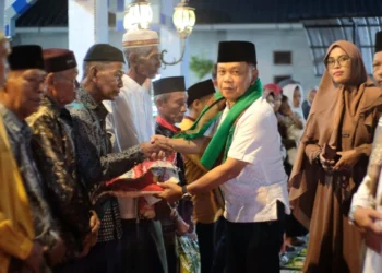 H. Asmar menghadiri Tablig Akbar Spesial Muharram Peringatan Tahun Baru Islam 1446 H/2024 M, di Halaman Masjid Al-Hidayah Selatpanjang Selatan. (foto/Kominfo Kabupaten Kep. Meranti)