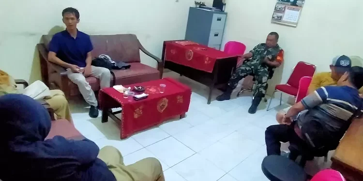 Proses mediasi ASN selingkuh di Mojokerto. (foto/net)
